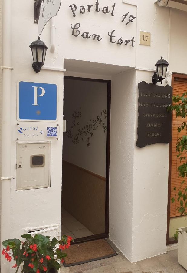 Portal 17 Can Tort Tossa de Mar Bagian luar foto